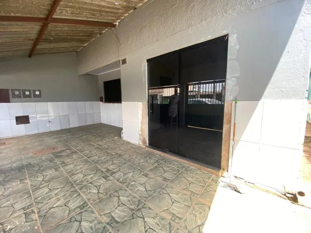 NA - Casa com 2 quartos + 2 kitnets na QNM 06 de Ceilândia