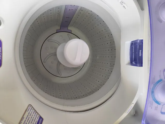 Máquina de lavar Electrolux (turbo compacta) 7.0kg Usada 