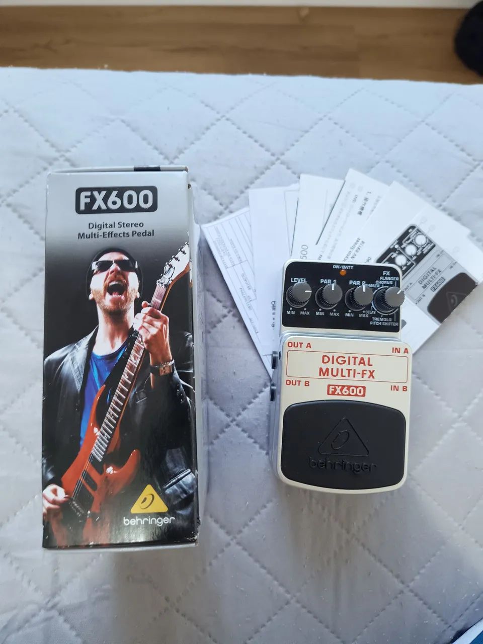 Pedal Behringer FX600 Multiefeitos