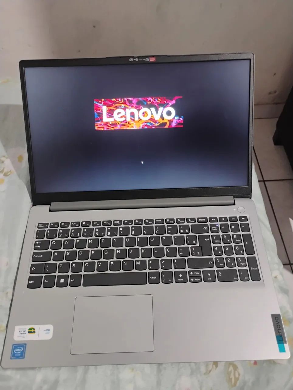 Vendo notebook Lenovo 