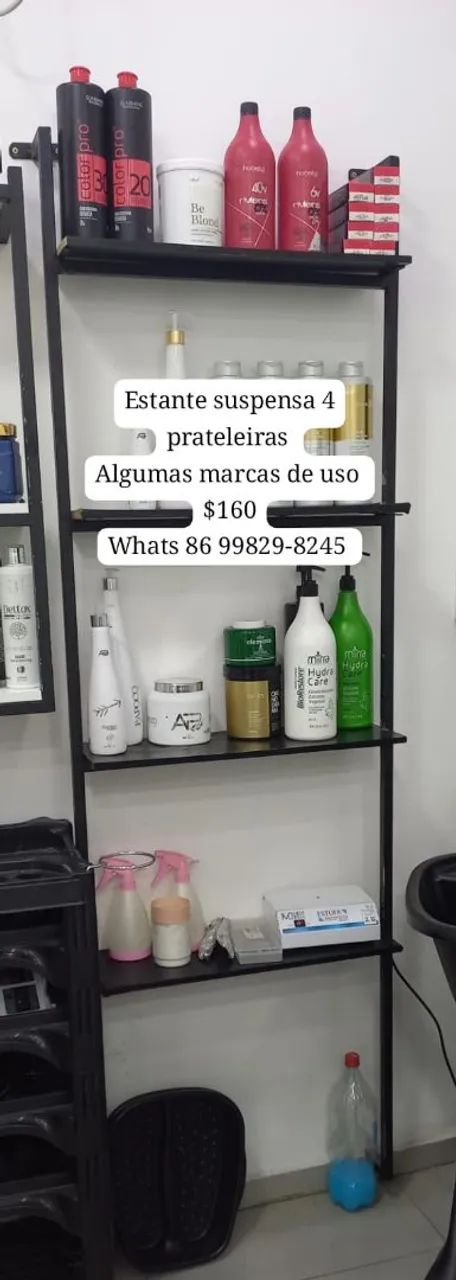 Estante Suspensa com 4 Prateleiras