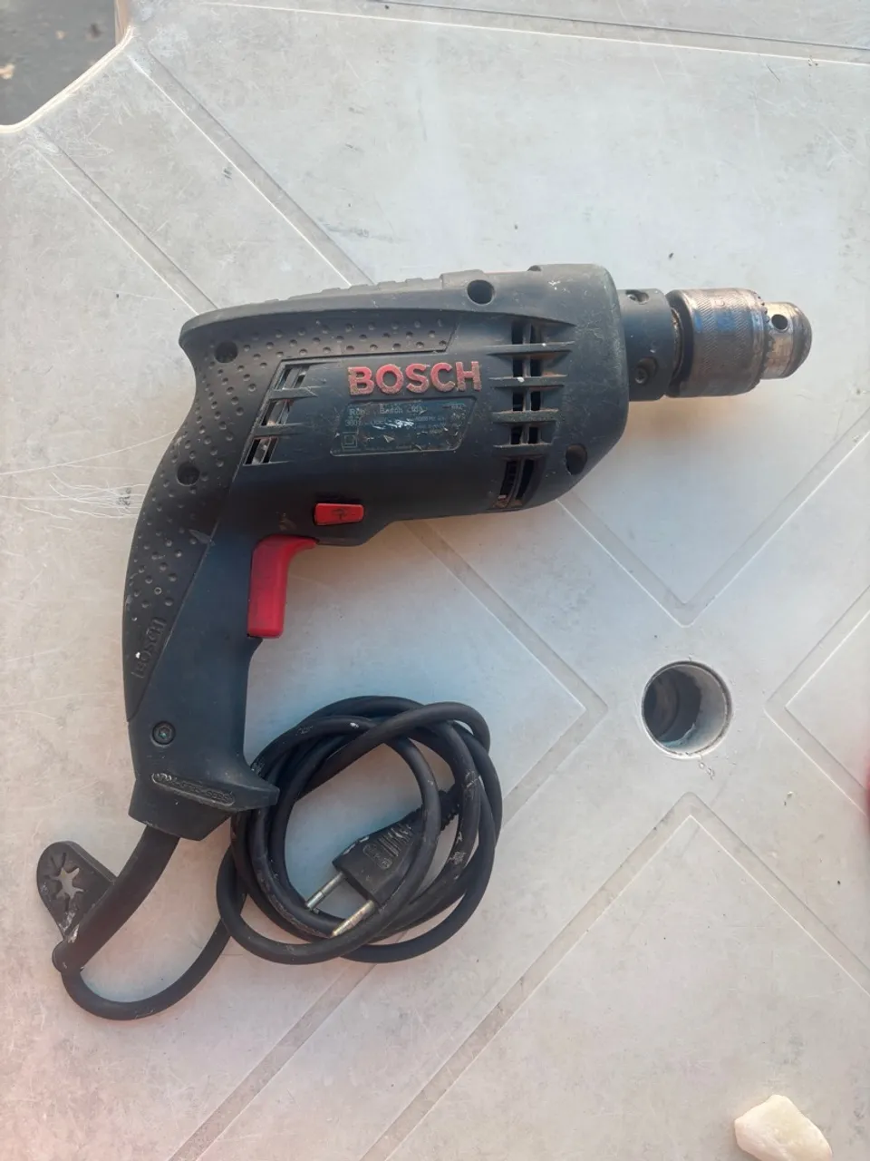 Furadeira Bosch 600w