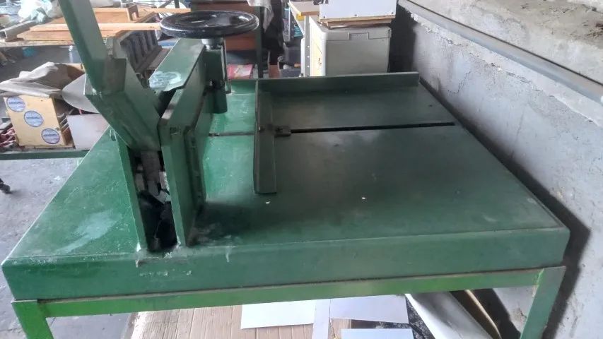 guilhotina64169294394369120