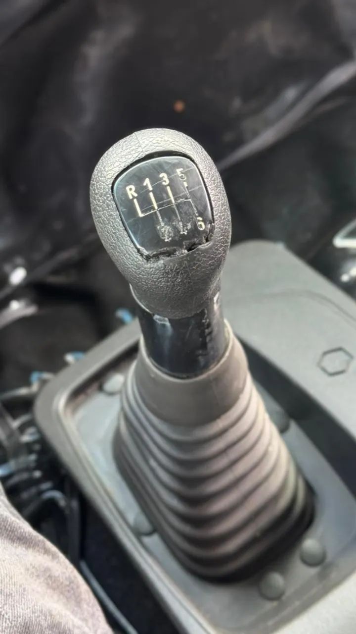 Caminhão Baú Frigorífico Iveco Tector 24280 - Foto 9