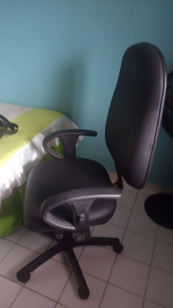 Cadeira de Escritório Ergonômica Preta