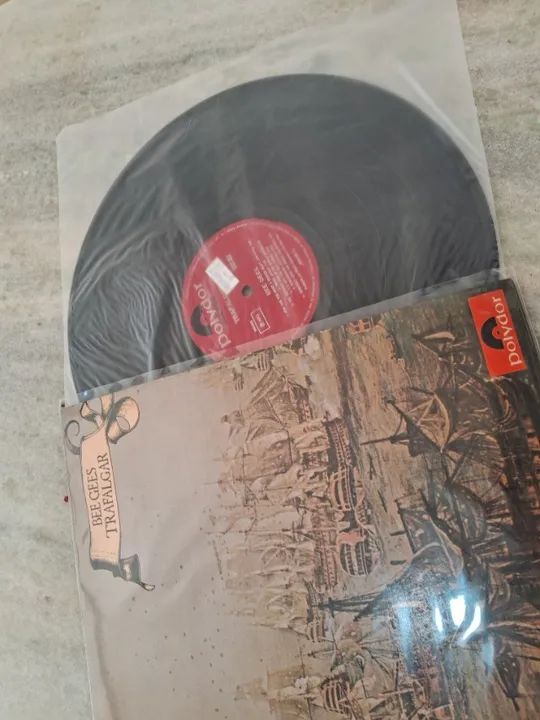 disco de vinil bee gees em perfeito estado  - Foto 3