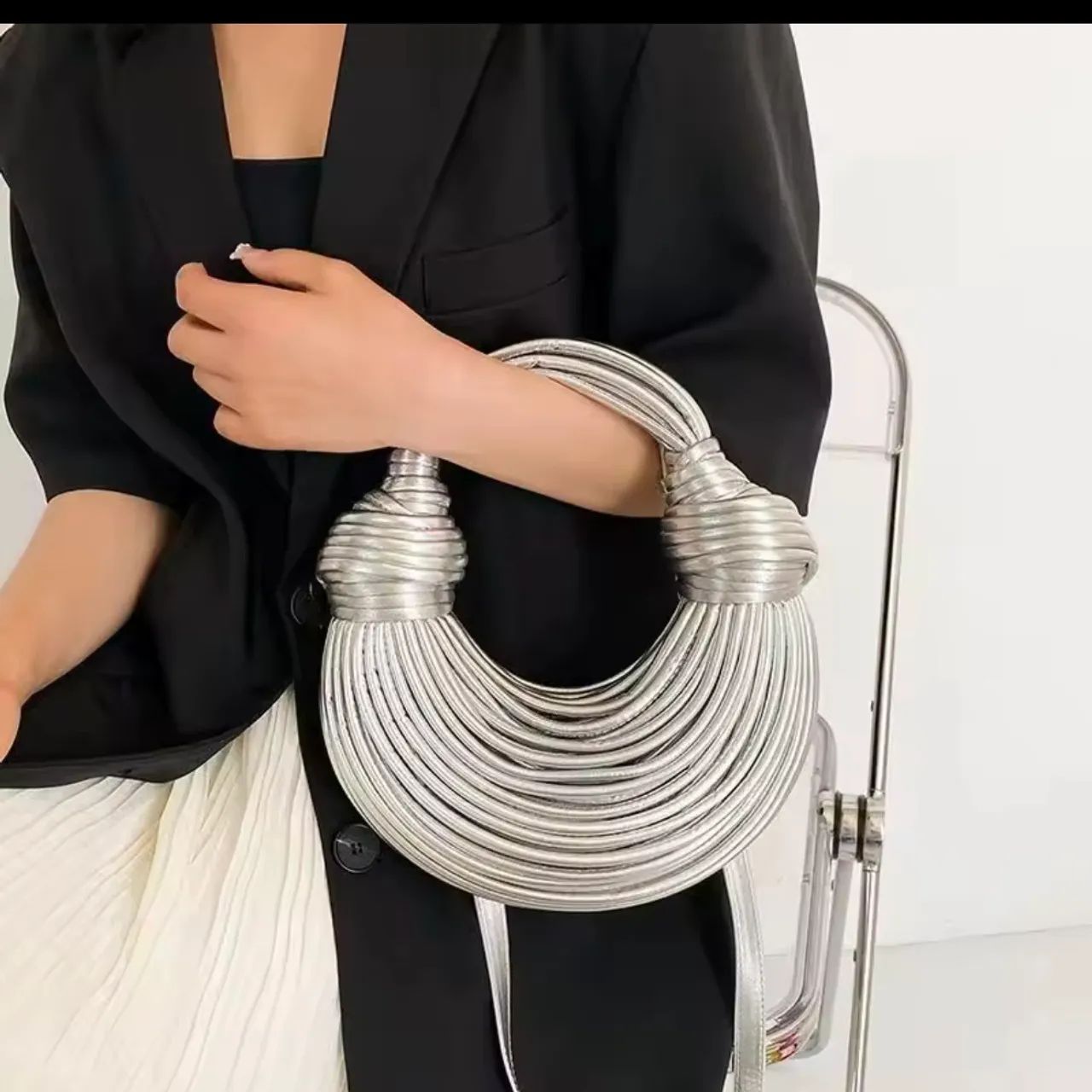 Bolsa prata feita a mão. Para o dia e noite. Usada 1 vez. 