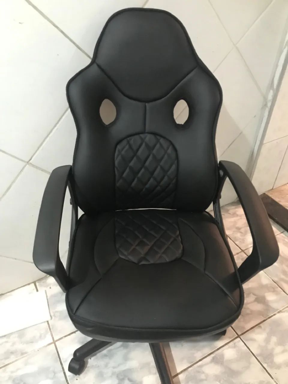 Reforma de cadeira gamer em couro sintéticoo  - Foto 3