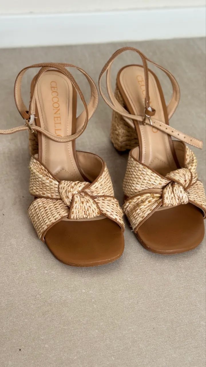 Sandália em couro e palha  cecconello 36