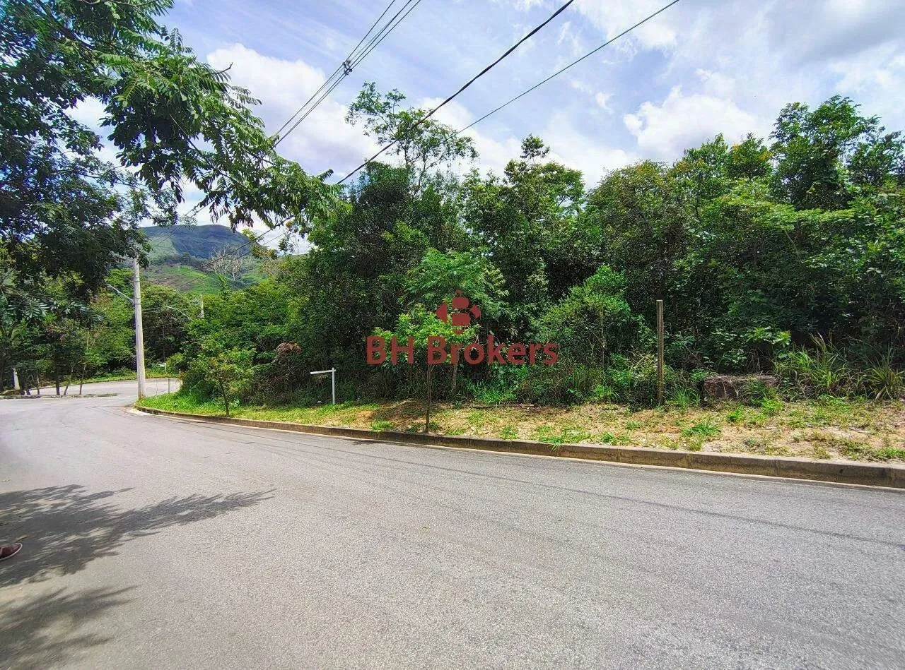 LOTE À VENDA NO CANTO DA MATA