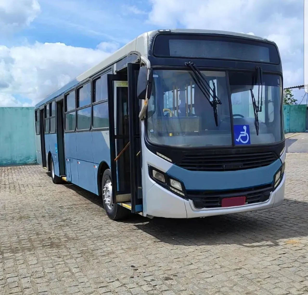 Ônibus urbano Caio 2015