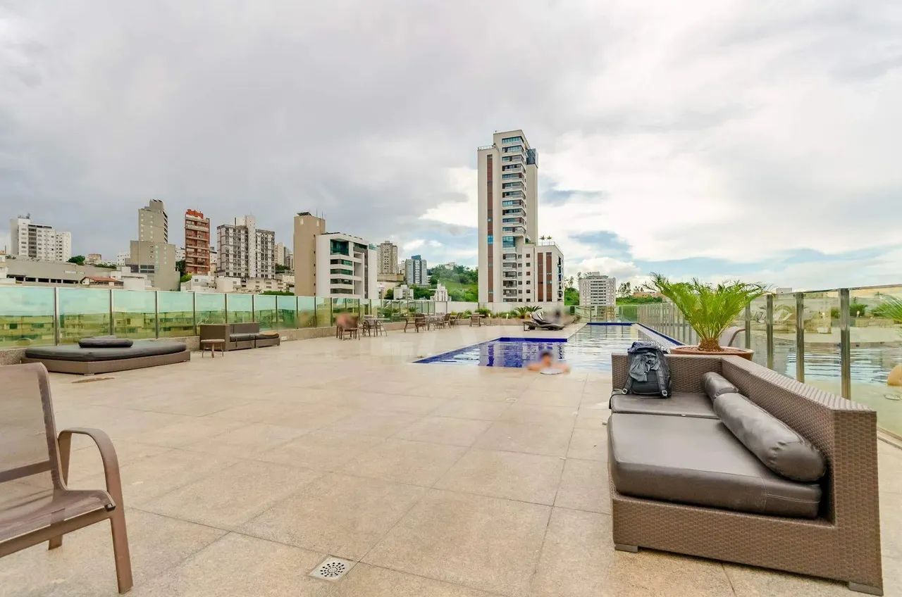 1 quarto com piscina no melhor ponto do Luxemburgo