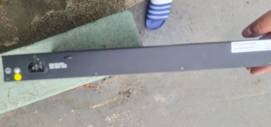 Switch HPE Aruba Networking 2930F 24G 4SFP+  - Foto 3
