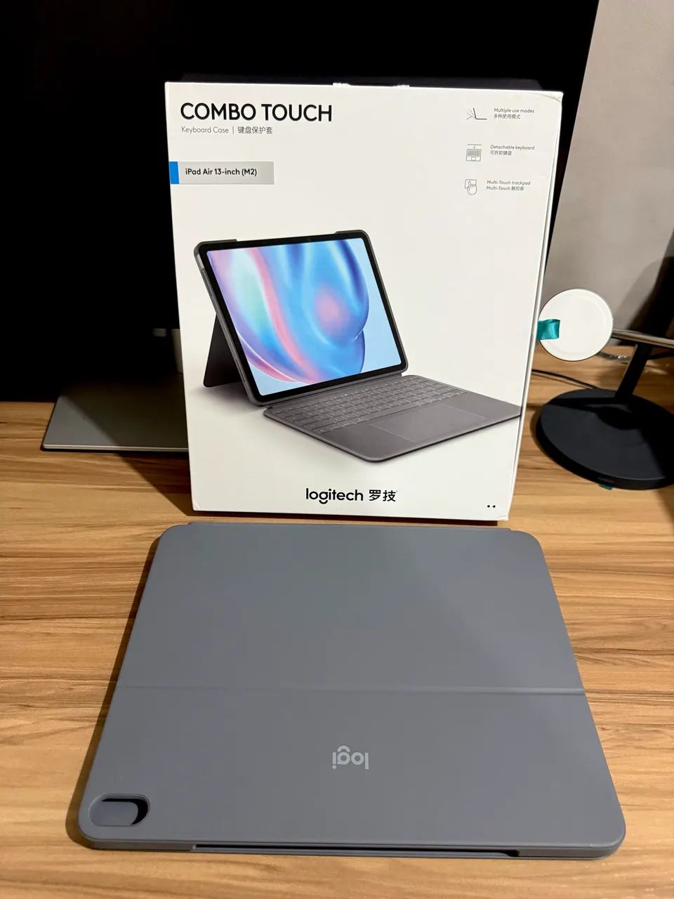 Capa com Teclado Logitech Combo Touch para iPad Air 13 (M2/M3) - Foto 2