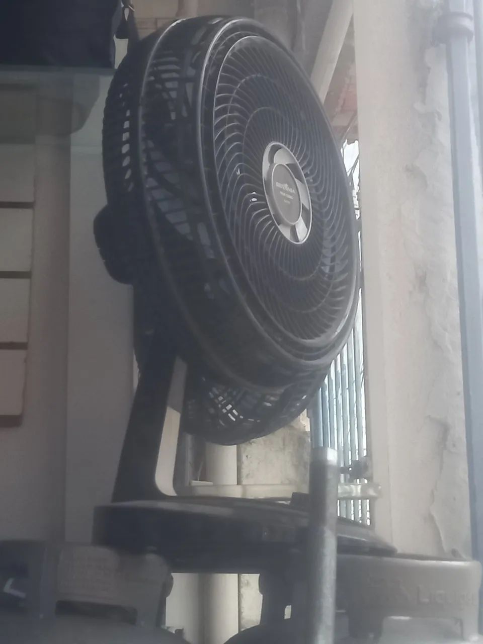  Ventilador médio de mesa - Foto 2