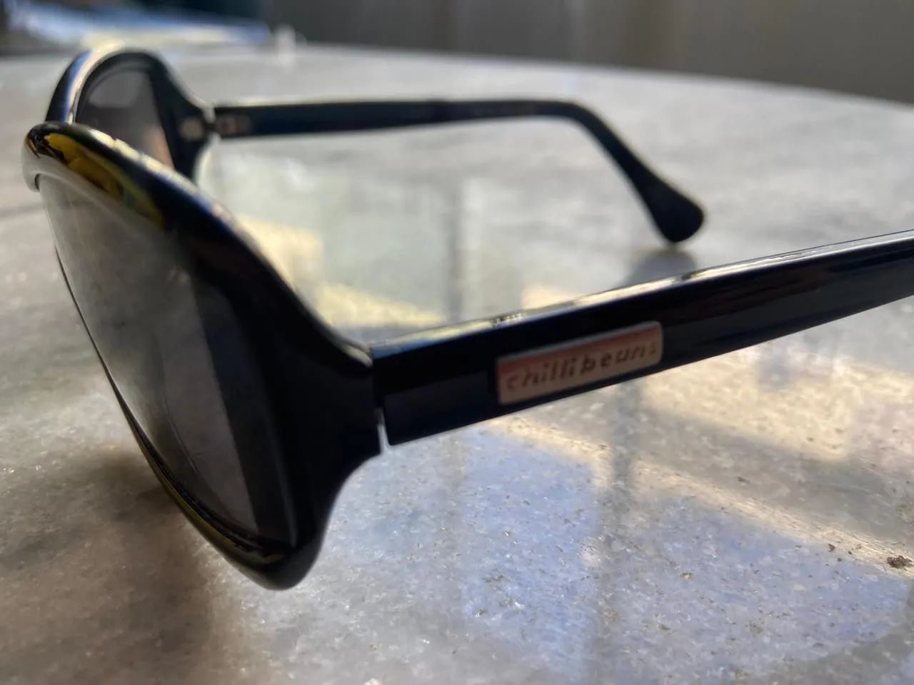 Óculos de Sol Elegantes - Proteção e Estilo - Foto 2