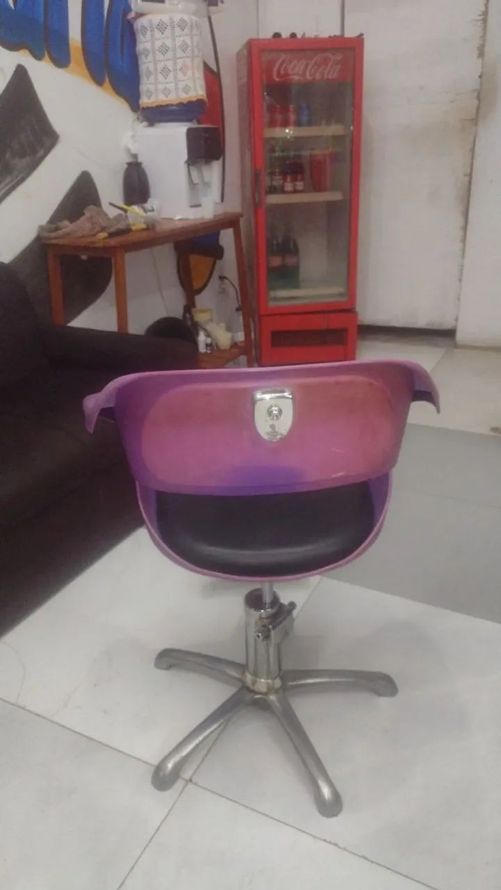 Cadeira de salão/Barbeiro - Roxa  - Foto 5