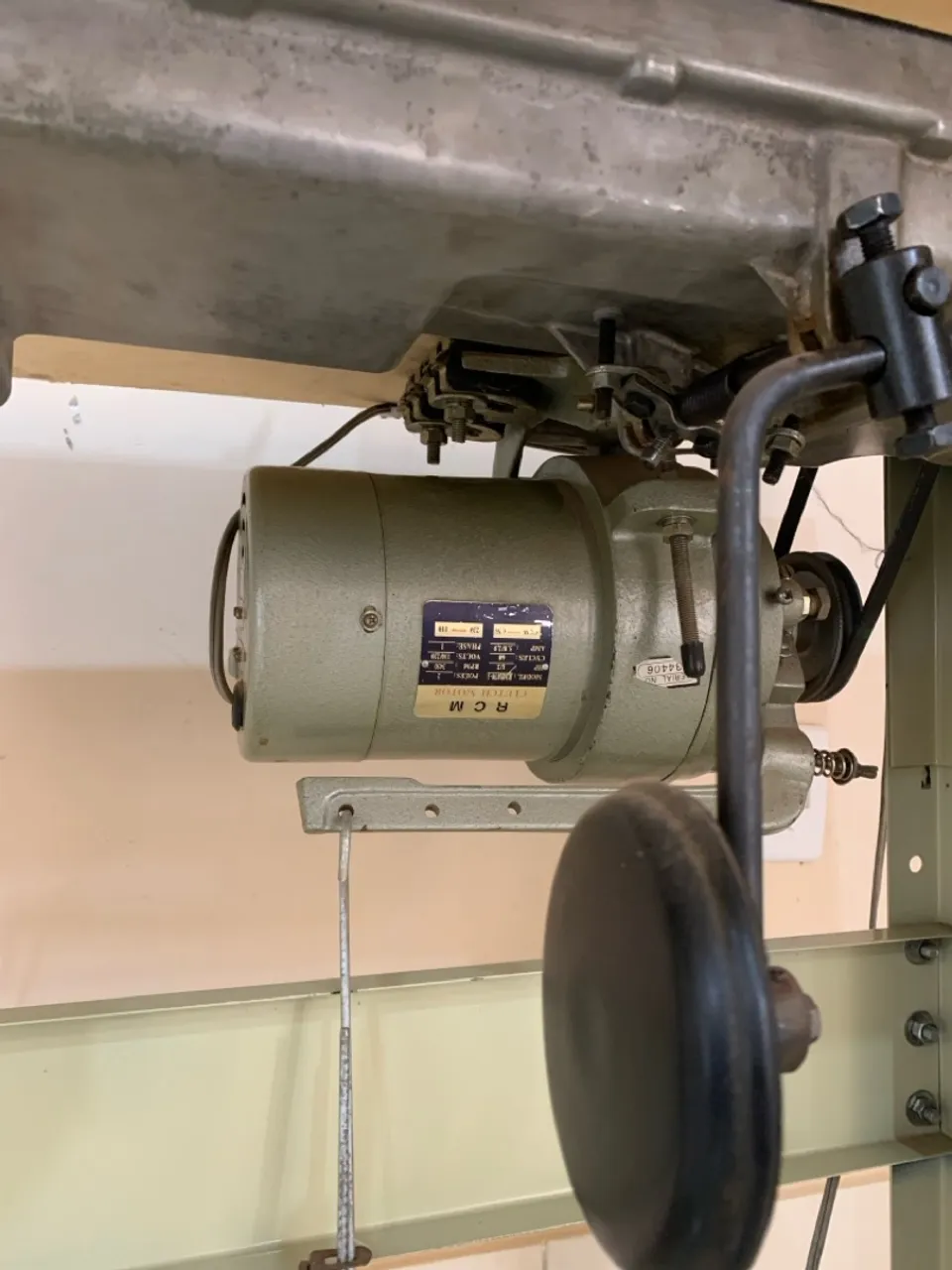 Máquina de Costura Reta Industrial