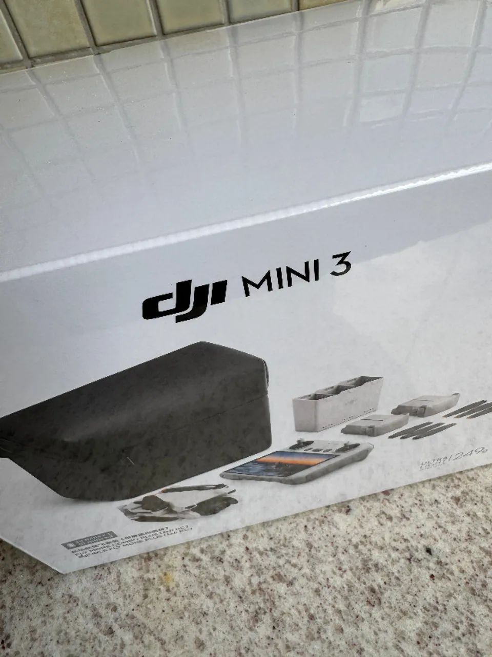 Drone DJI Mini 3 Fly More Combo Plus Novo Lacrado com 3 Baterias Plus, Controle com Tela e - Foto 5