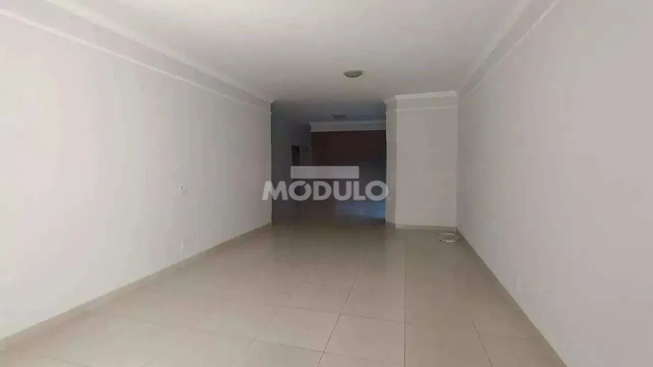 Casa residencial para locação, bairro Jardim Karaiba com 3 quartos - Foto 5