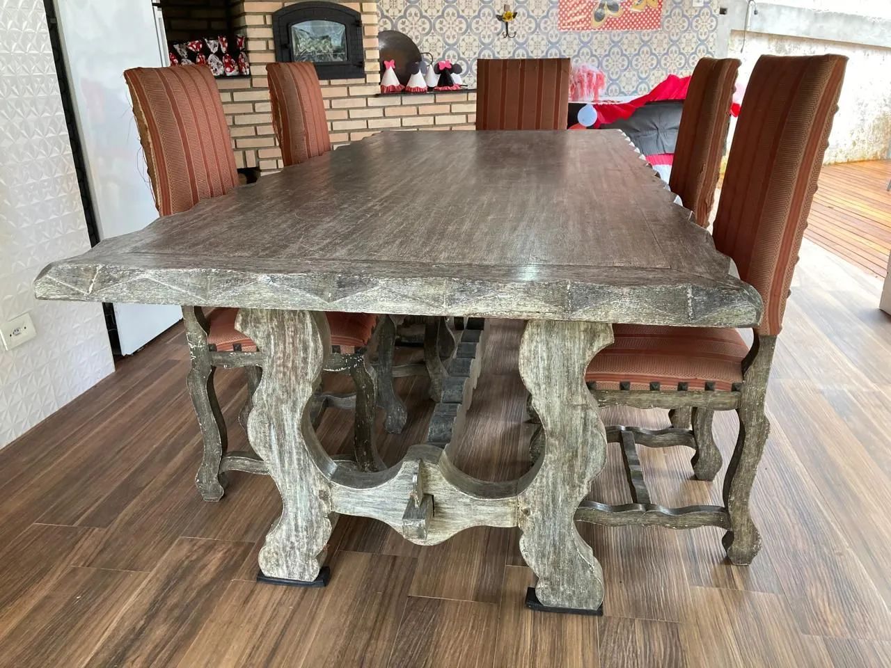Mesa de Jantar de Madeira Maciça com 8 cadeiras