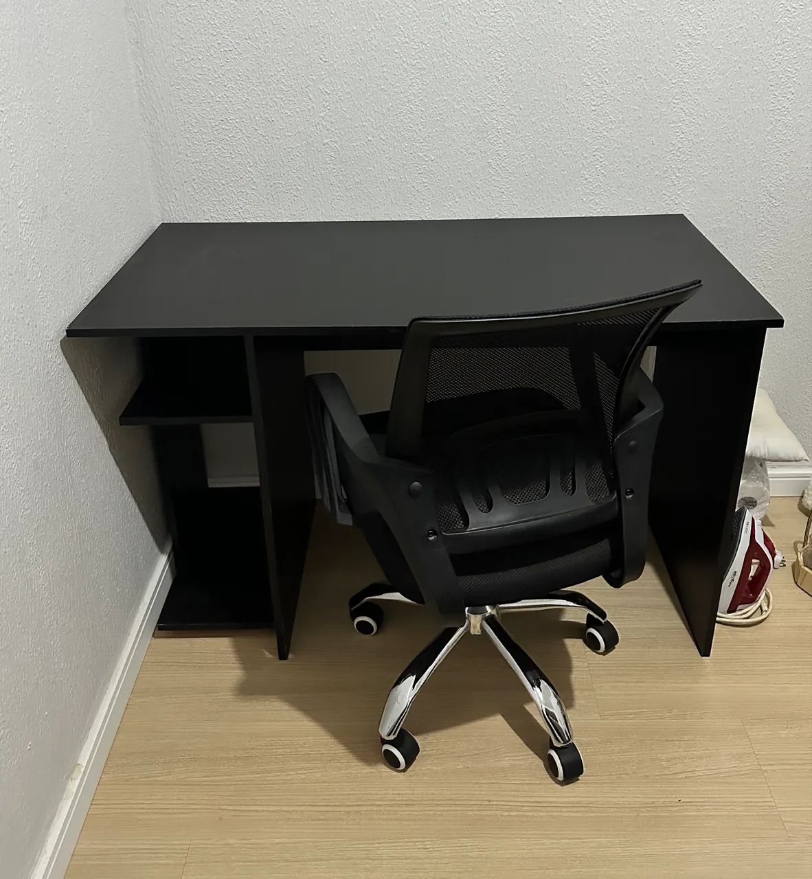 Escrivaninha gamer e Cadeira de Escritório - Foto 2
