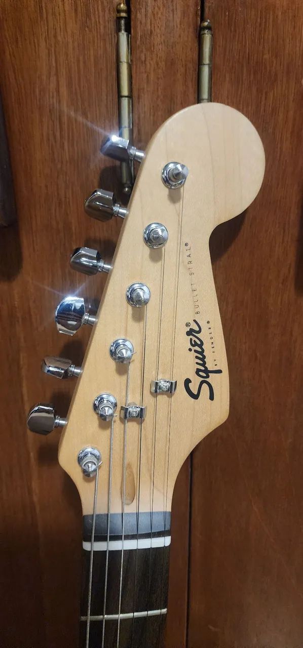 Guitarra Squire Bullet Strat by Fender 20th anniversary