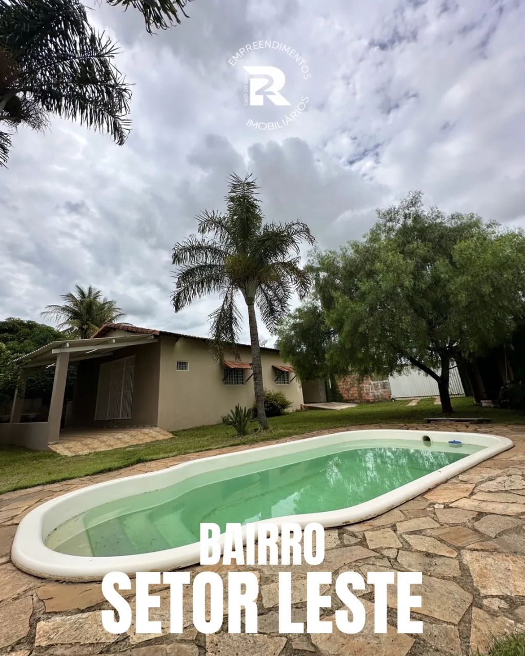  Vendo Casa com piscina no Setor Leste. Luziania/GO Cod.129