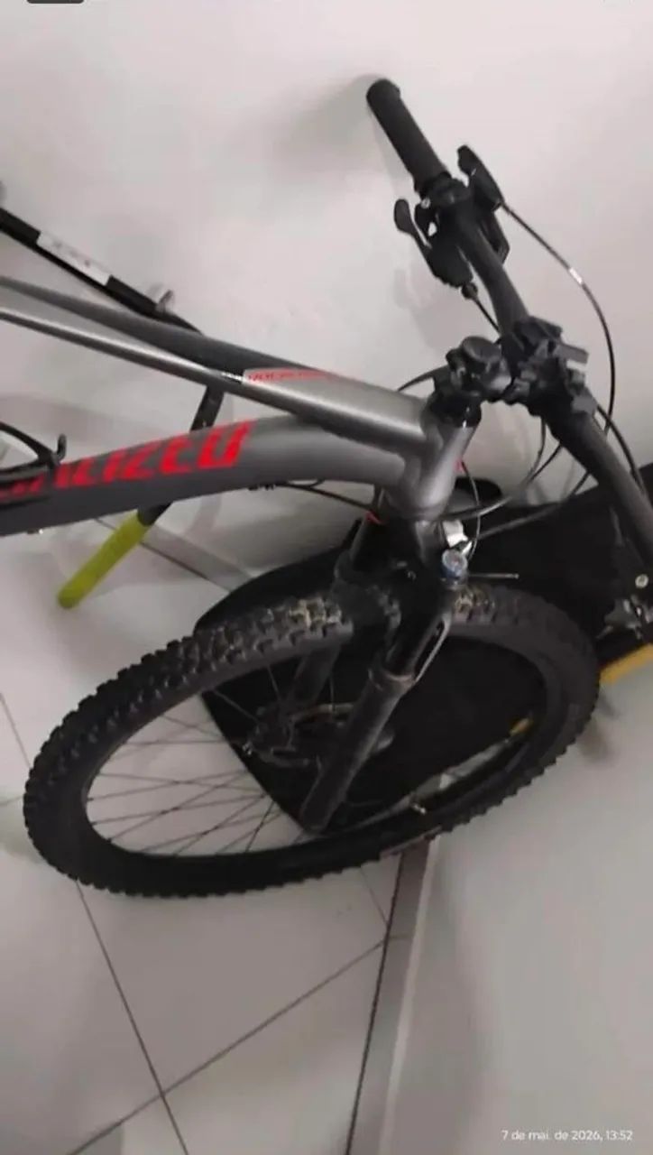 Bicicleta Specialized  Rockhopper expert 2018 em perfeito estado - Foto 3