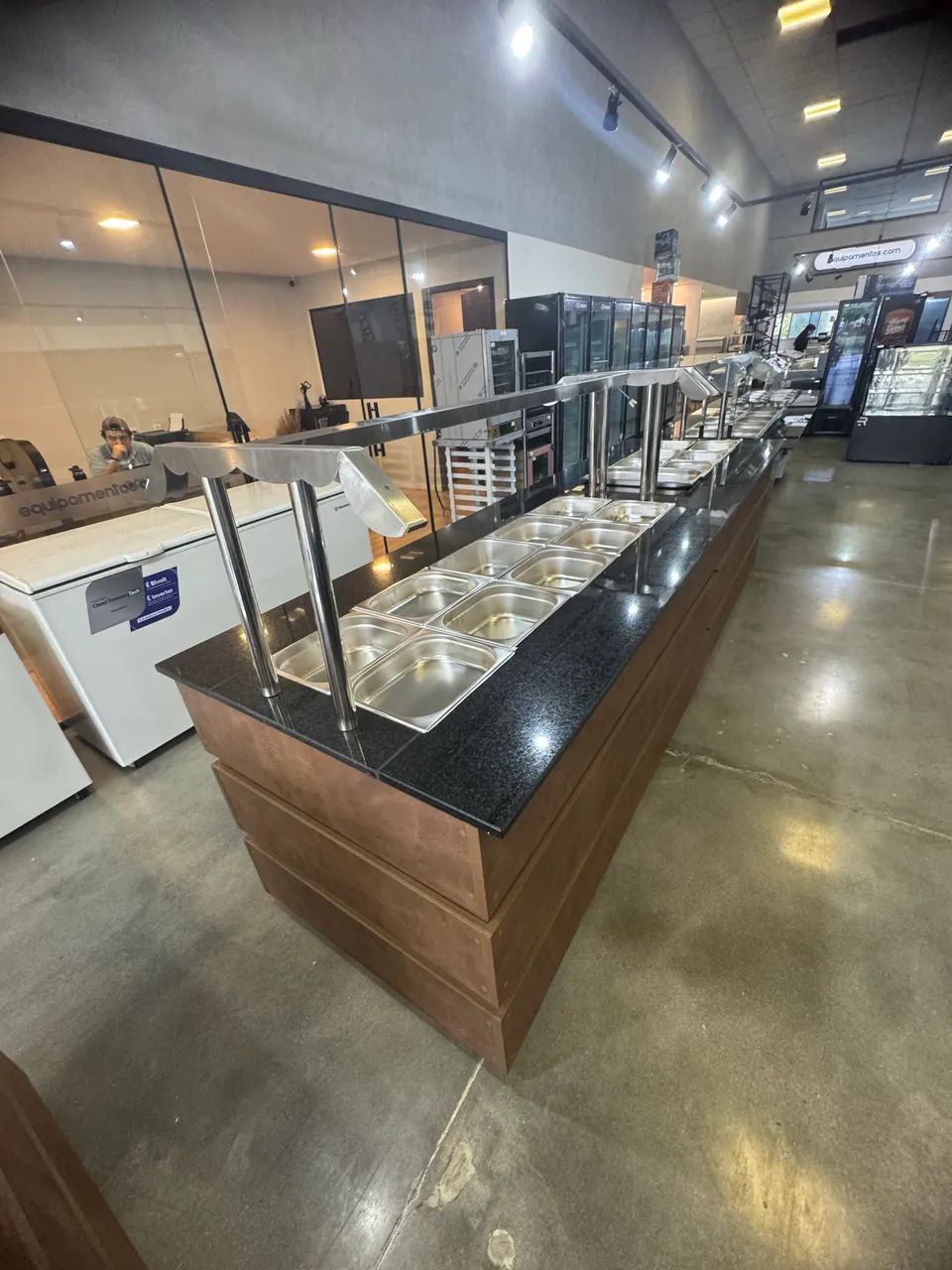 Buffet restaurante 10 cubas aquecidas e 8 refrigeradas em MDF com predra granito  - Foto 4