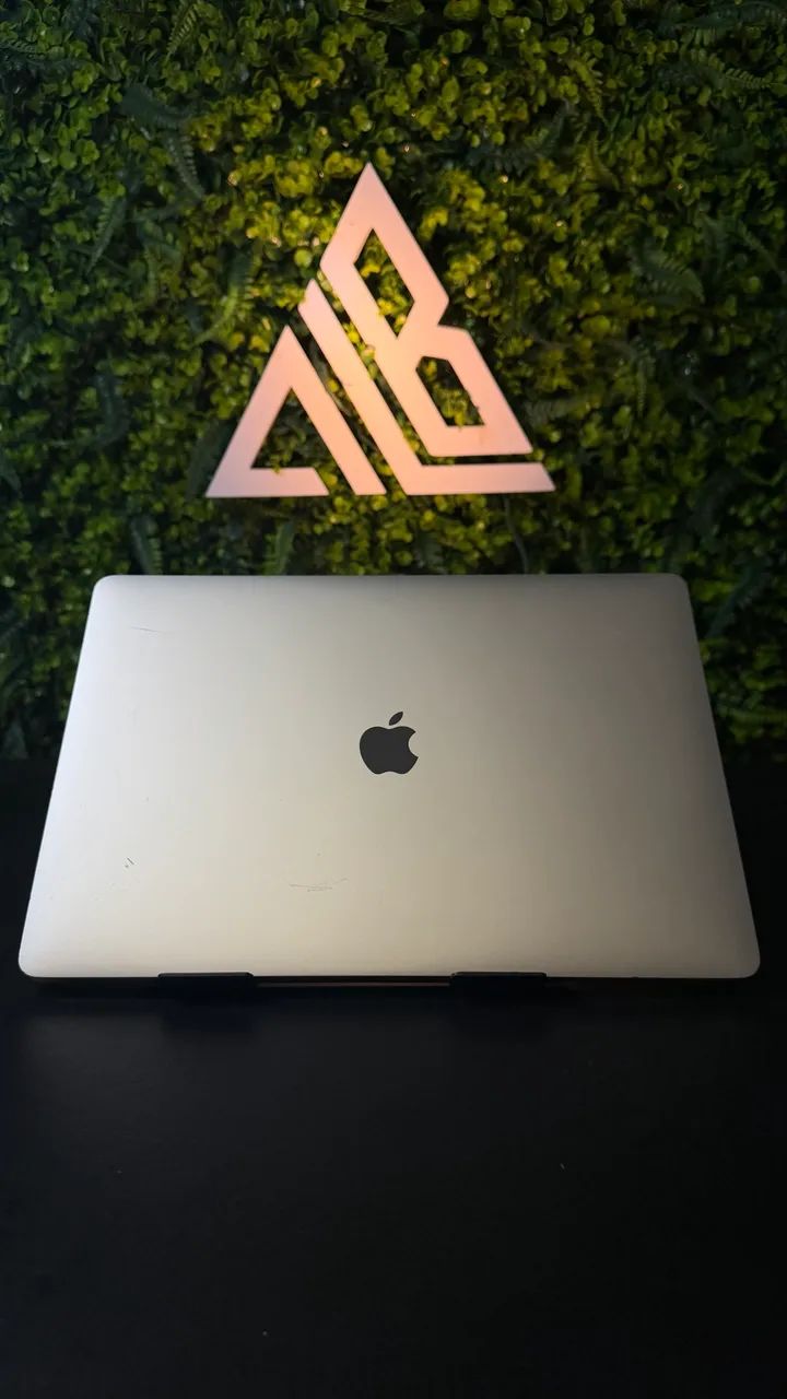 MACBOOK PRO 2019 15 POLEGADAS i7 16GB RAM / GARANTIA  - Foto 2