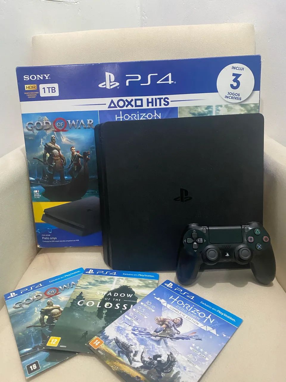 PS4 SLIM NA CAIXA 1 TERA COM VÁRIOS JOGOS - Jogos de Vídeo Game