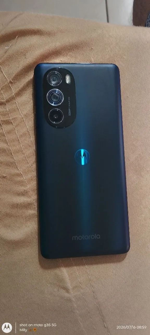 Moto Edge 30 pro 