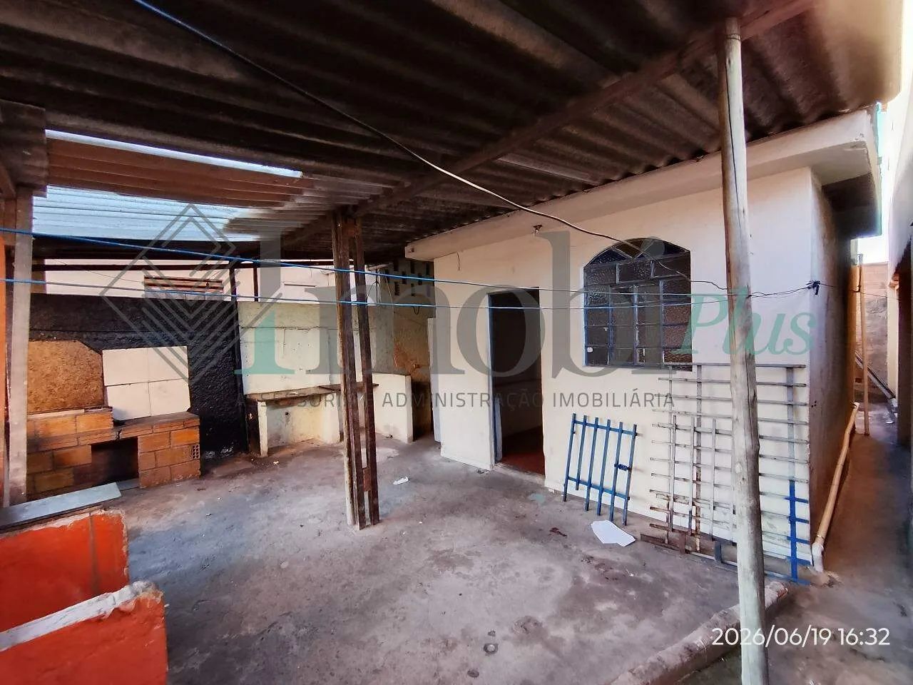 Lote com duas Casas independentes Bairro Glória - Foto 5