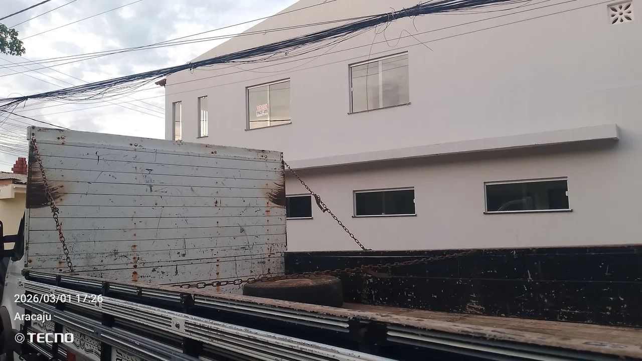 Carroceria de madeira med 4.30 x 2.20