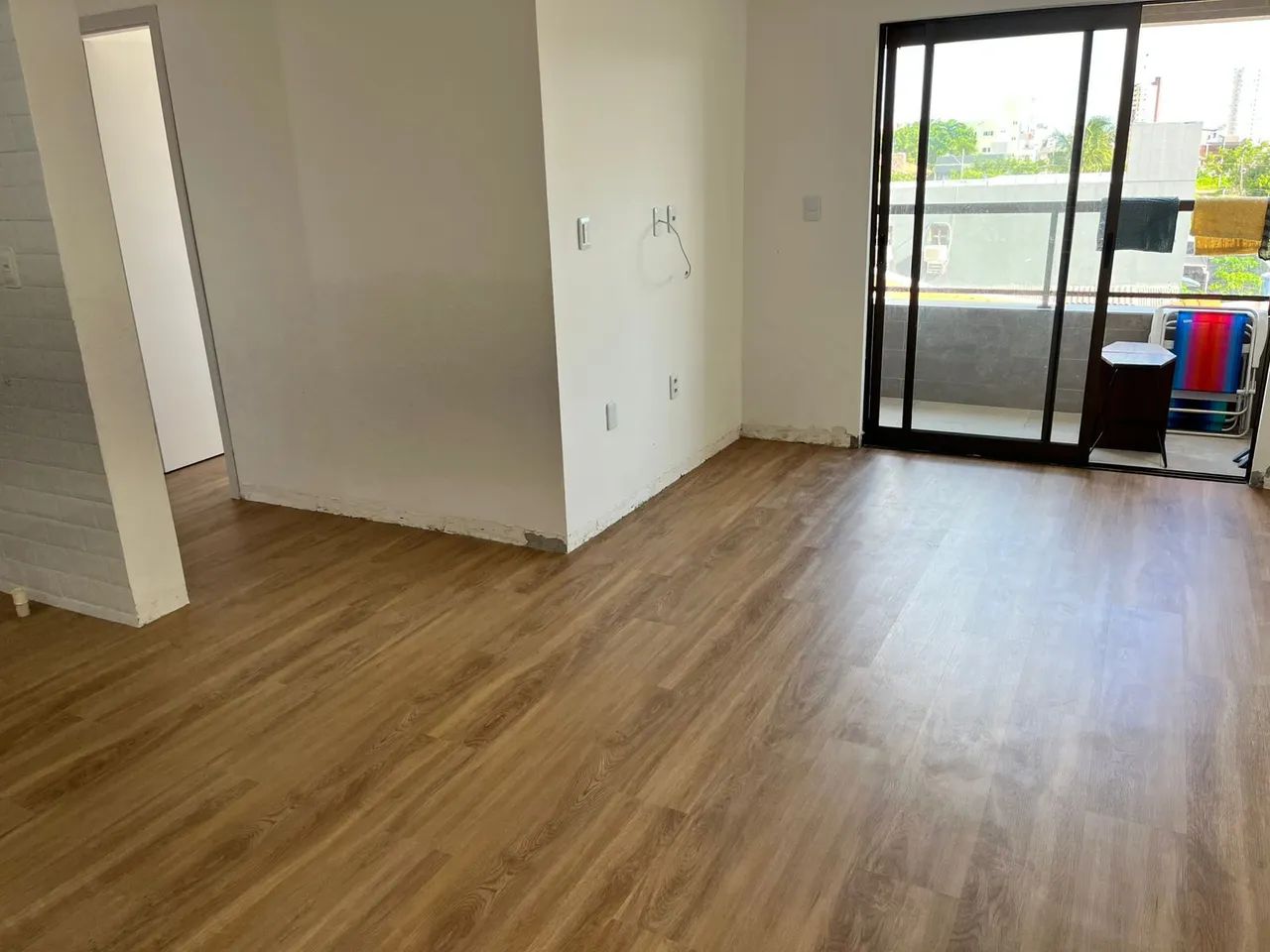 Olá a todos, me chamo Lúcio e trabalho com Serviços de piso vinílico e pequenos reparos.