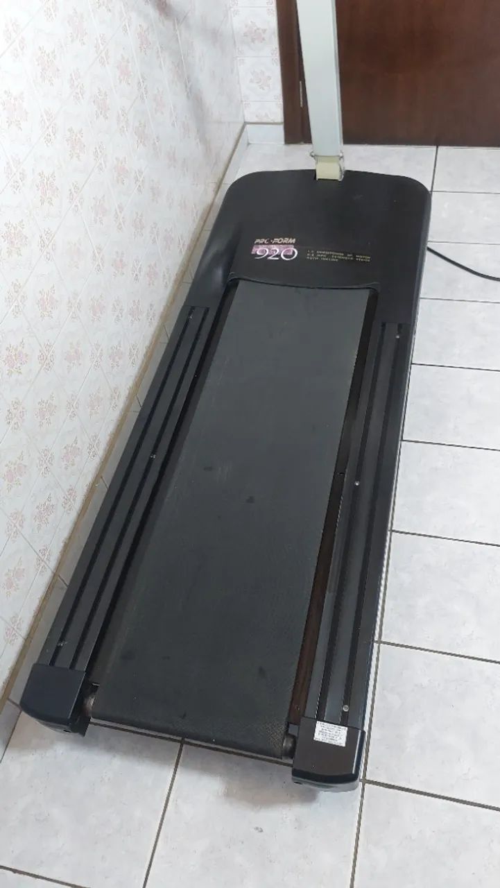 Esteira Elétrica ProForm 920- 1á 13km/h - até 120Kg - 110V - Dobrável -ac. Cartão - Foto 2