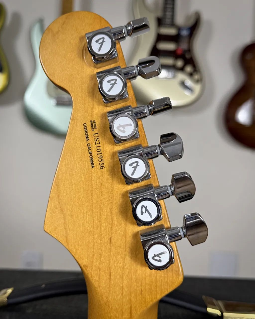 Guitarra Fender American Ultra Stratocaster® Ultraburst SSS