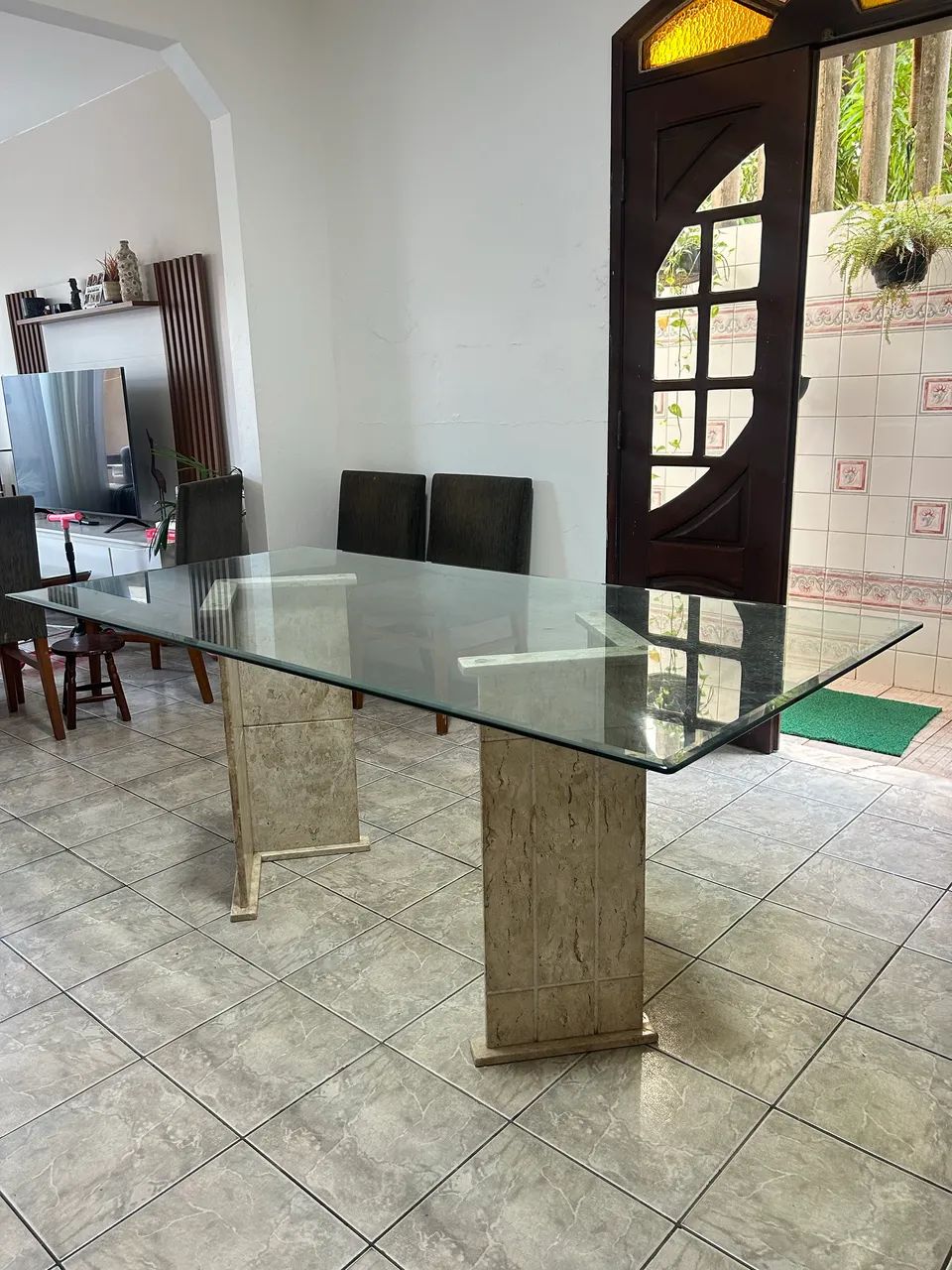 Mesa de Jantar de vidro com base em Mármore 