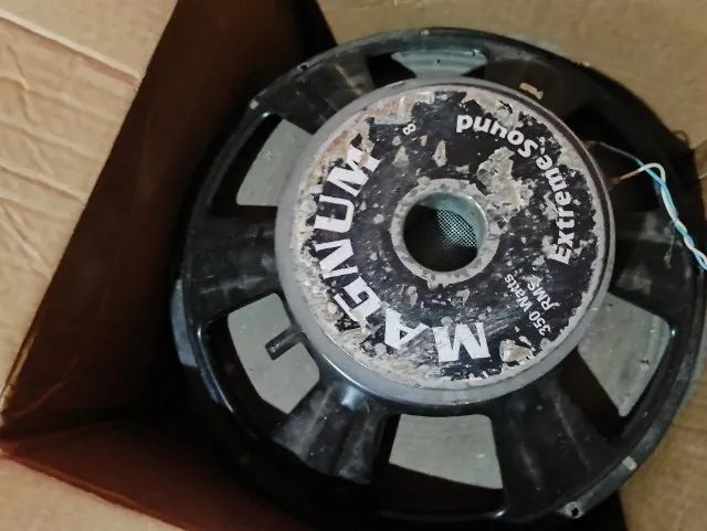 vendo autofalantes de 15 polegadas 1 de 500 rms e 2 de 350 rms - Foto 2