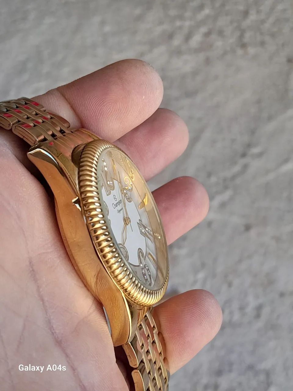 Vendo relógio Champion Elegance dourado.  - Foto 3