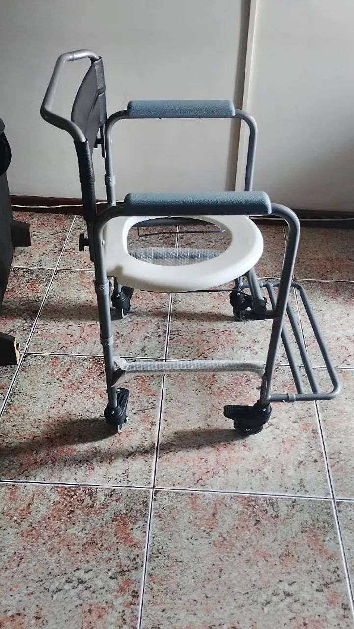 Cadeira higiênica  - Foto 2