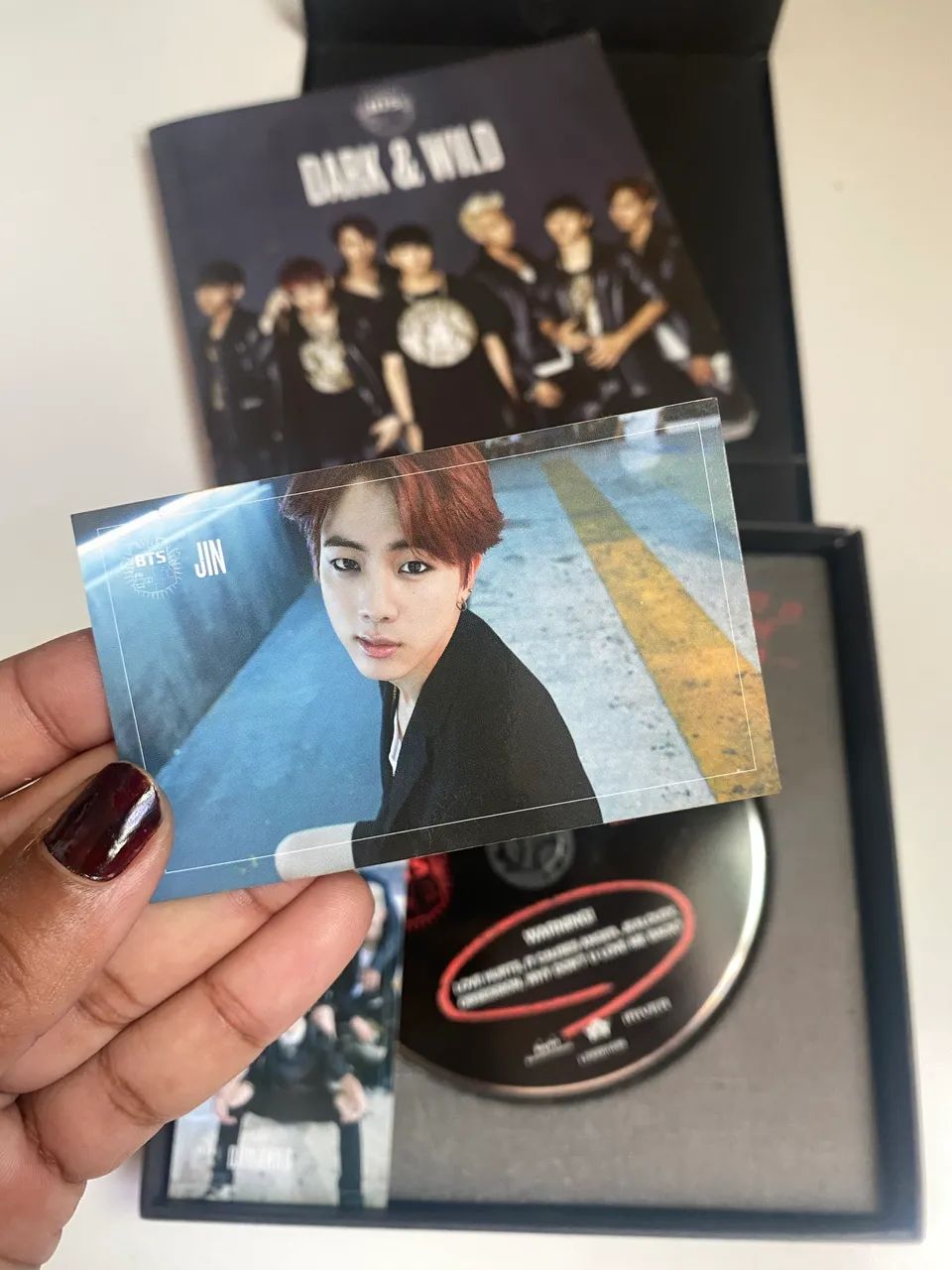 Vendo álbum oficial BTS Dark & Wild - CDs, DVDs etc - Jardim