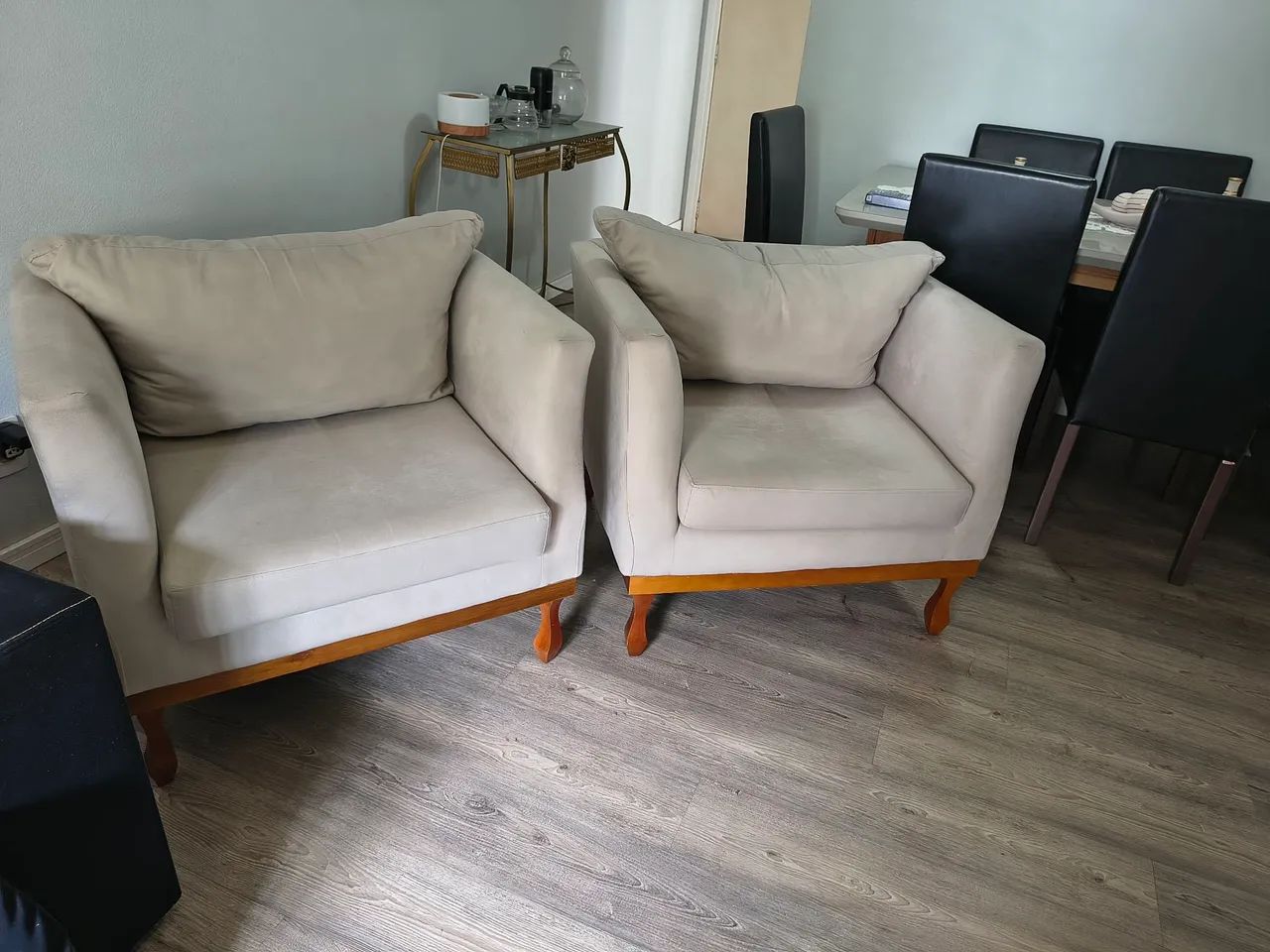 Poltronas de linho e madeira maciça  - Foto 4