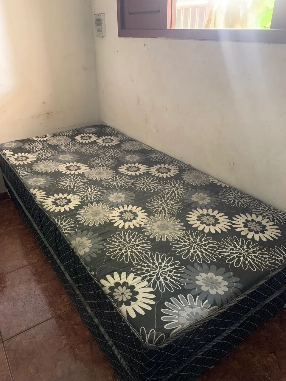 Cama box de solteiro 