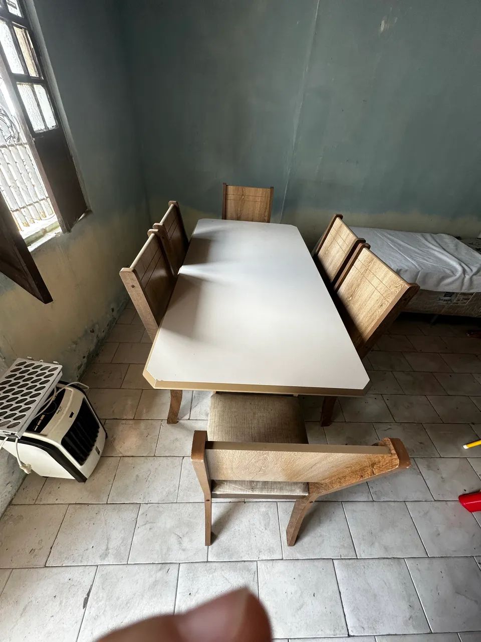 VENDO MESA COM CADEIRAS  - Foto 5