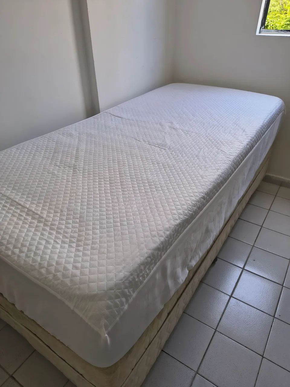 Cama de solteiro - usada.