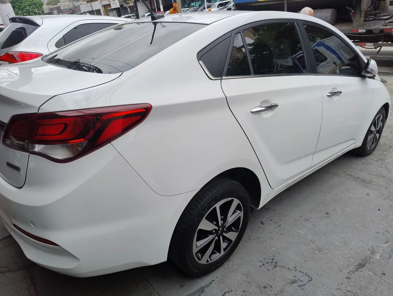 Hyundai HB20S Premium 1.6 Flex 16V Aut. 4p, foto 2 de 7
