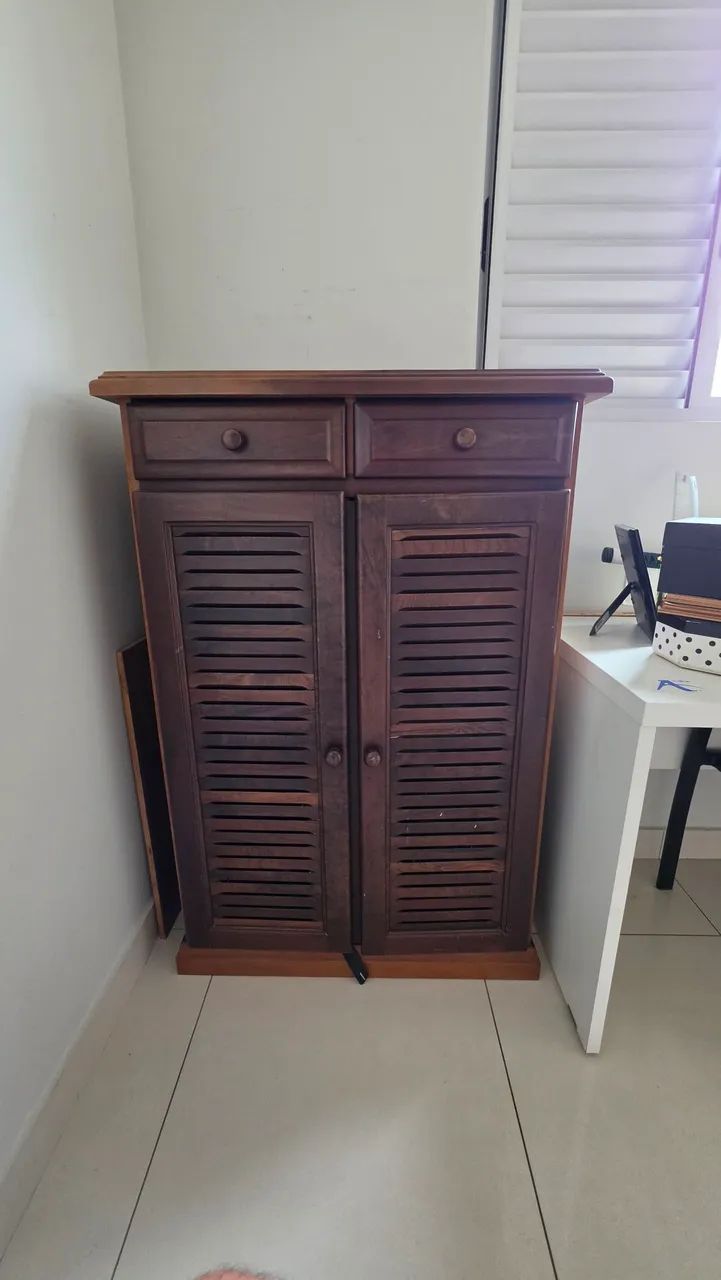Sapateira Madeira Clássica 
