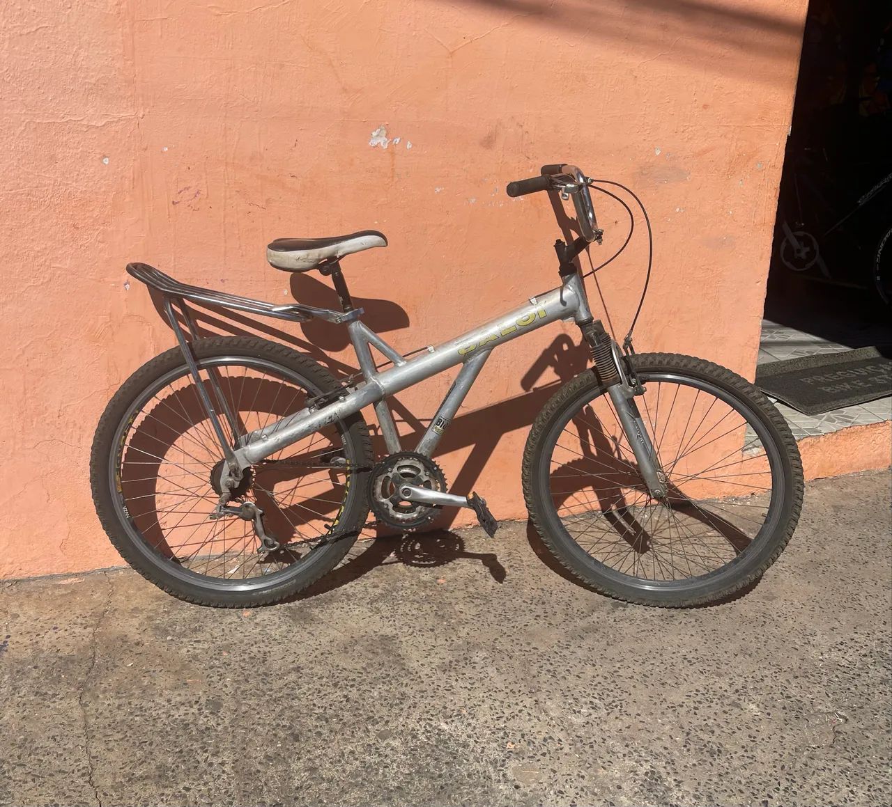 Bicicleta aro 26 alumínio  - Foto 4